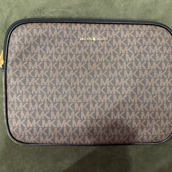 ORIGINAL MICHAEL KORS logo iPad SLEEVES - Picture 1 of 3